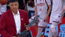 开云-17中12！季后赛开门红！中国男篮新晋第一后卫