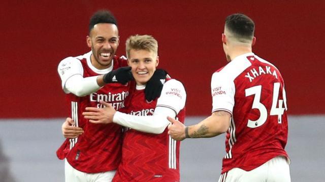1613352971618054767.jpg skysports-aubameyang-arsenal_5272585.jpg